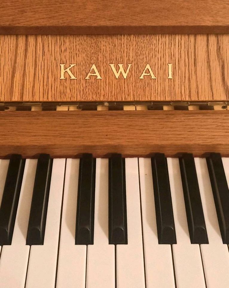 Klavier Kawai CE7 (vor etwa 5 Jahren überholt) in Dortmund