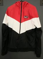 Nike Windbreaker Jacke Gr. M top Zustand Brandenburg - Crinitz Vorschau