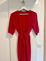 Rotes Kleid Bayern - Regensburg Vorschau