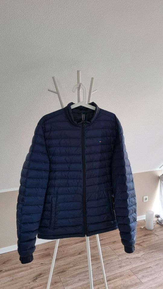 Tommy Hilfiger Herren Übergangsjacke, leichte Steppjacke Größe L in Salzgitter