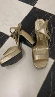 ZARA Plateau Pumps GOLD 70s Disco Gr 39 Wie Neu Frankfurt am Main - Griesheim Vorschau