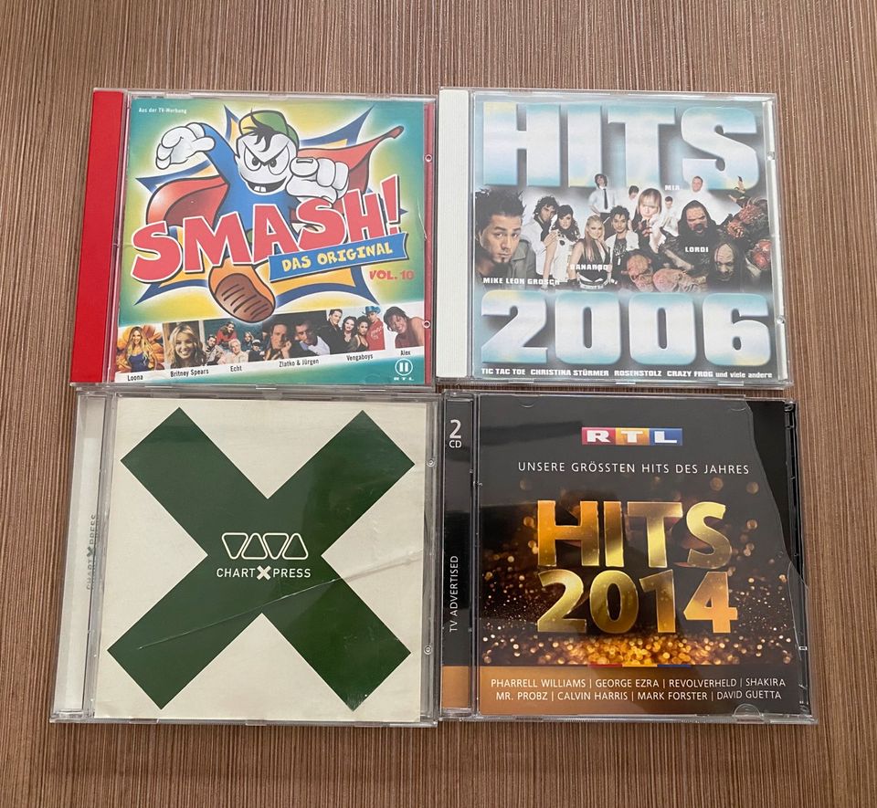 Zum Verkauf stehen verschiedene CD’s in Grafschaft