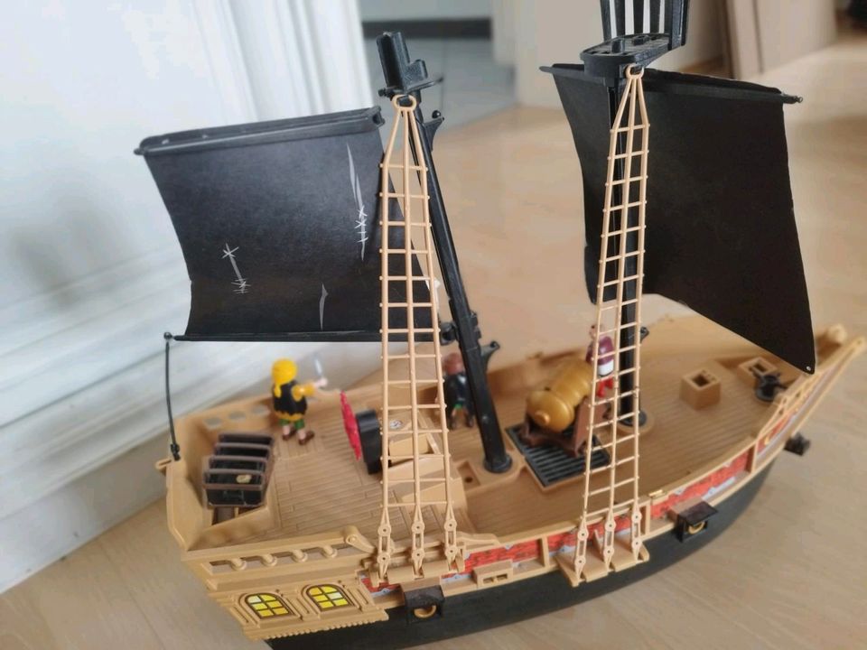 Playmobil Piratenschiff mit Insel in Willich