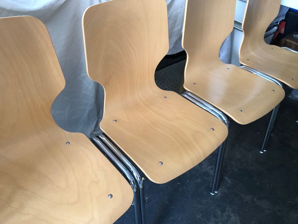 4 Stapelstühle / Schalenstühle mit Reihenverbinder“ in Mülheim (Ruhr)