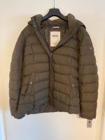 Tommy Hilfiger Winterjacke mit Kapuze(Olivgrün)Größe 40 Hessen - Kirchhain Vorschau