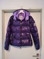 hochwertige warme Steppjacke m. Kapuze Jacke Moncler 3 / 40 Neuhausen-Nymphenburg - Neuhausen Vorschau