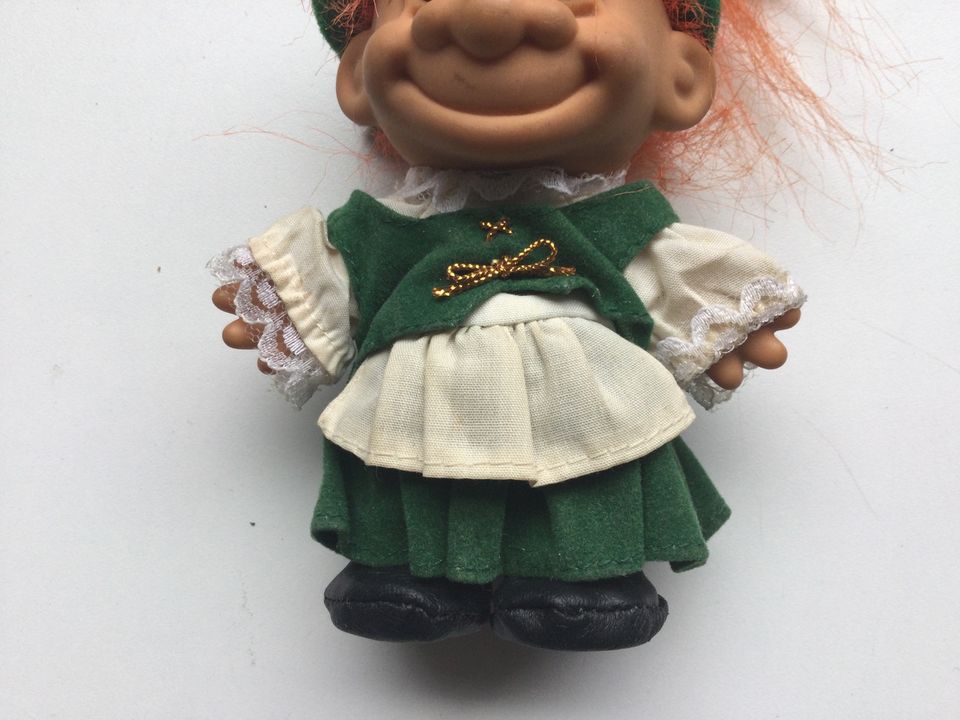 Troll Vintage 90er Jahre Sammler Figur mit Tracht Kostüm in Künzell