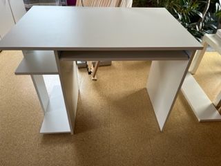neuwertiger Schreibtisch, weiss, B/T/H 95x60x75 cm in Eslohe