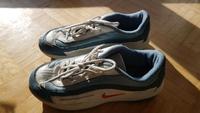 Nike Turnschuhe Sport Schuhe Gr. 38 weiße Sohle Bayern - Bad Grönenbach Vorschau