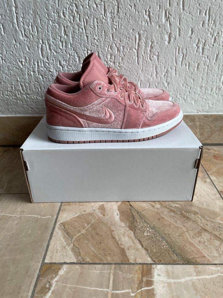 Nike Air Jordan Pink Velvet neuwertig 38,5 in Meerbusch