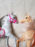 Barbie 2 Pferde und kleiner Stall gratis Niedersachsen - Thedinghausen Vorschau