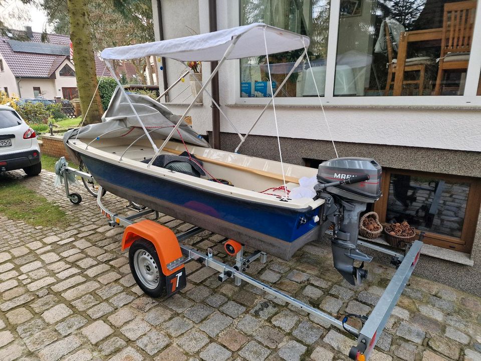 Motorboot Angelboot 6 PS Trailer Slipwagen Bimini in Berlin