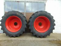 2x Kompletträder 900/50R42 BKT IF  auf 10 Loch Felge Fendt, Bayern - Witzmannsberg Vorschau