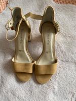 Tamaris Sandaletten beige mit Absatz München - Bogenhausen Vorschau