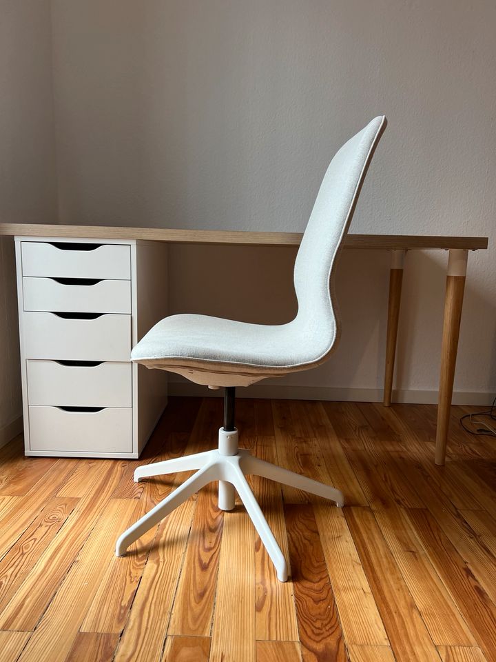 IKEA Schreibtisch mit optional Stuhl (VB) in Koblenz