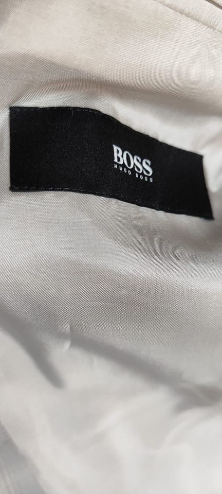Anzug Hugo Boss Größe 50 in Apen