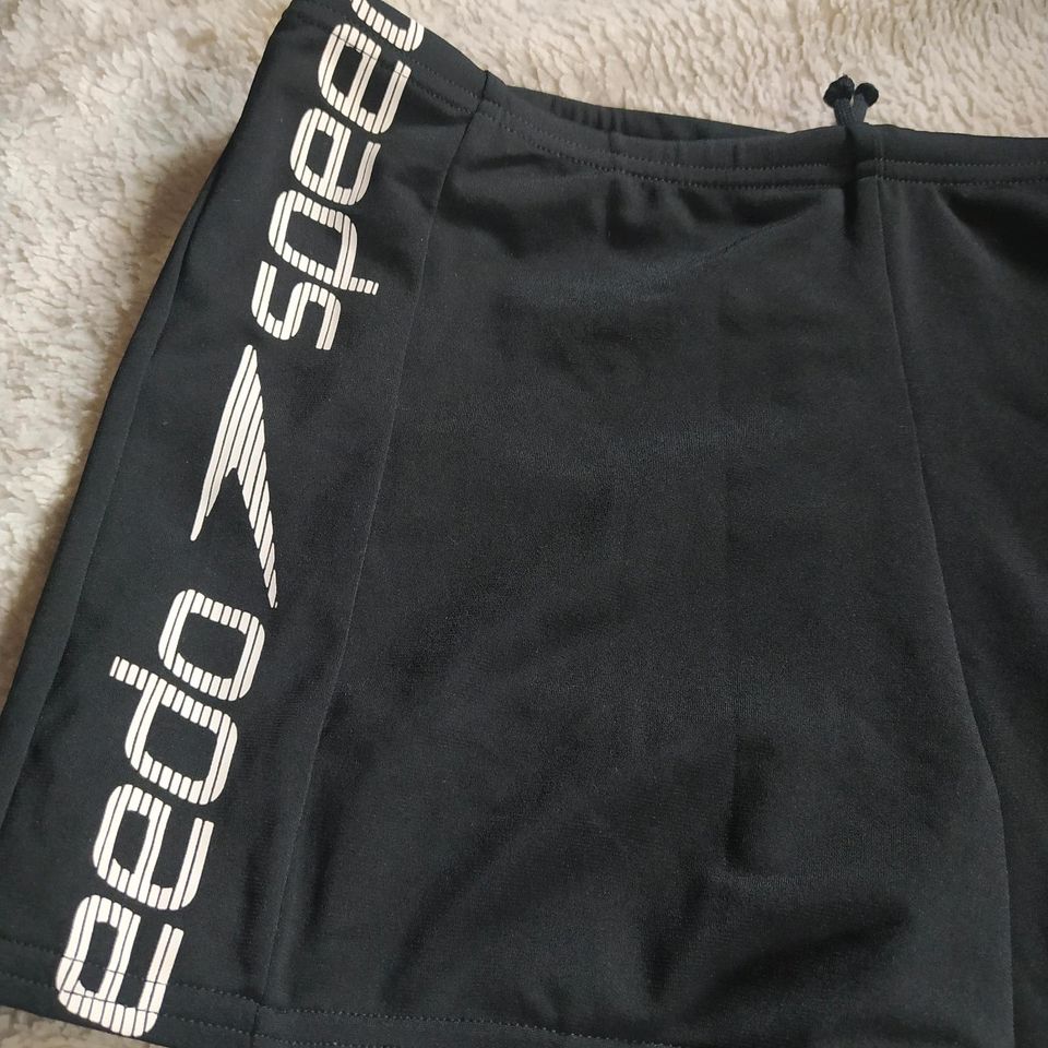 Badehose Speedo Gr. 152 NEU in Oldenburg