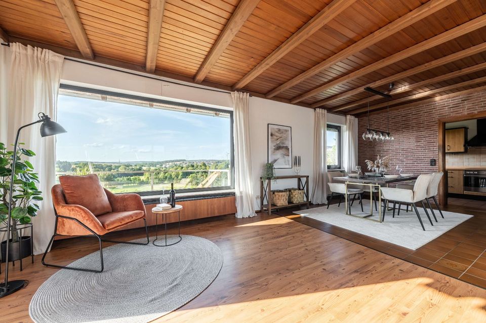 Stilvoller Bungalow mit einzigartigem Ausblick ins Tal vom Logenplatz-Balkon (käuferprovisionsfrei) in Simmern