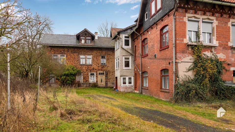 Sanierungsbedürftiges MFH mit 6 Wohneinheiten und sehr großem Grundstück in Sonneberg-Köppelsdorf in Sonneberg