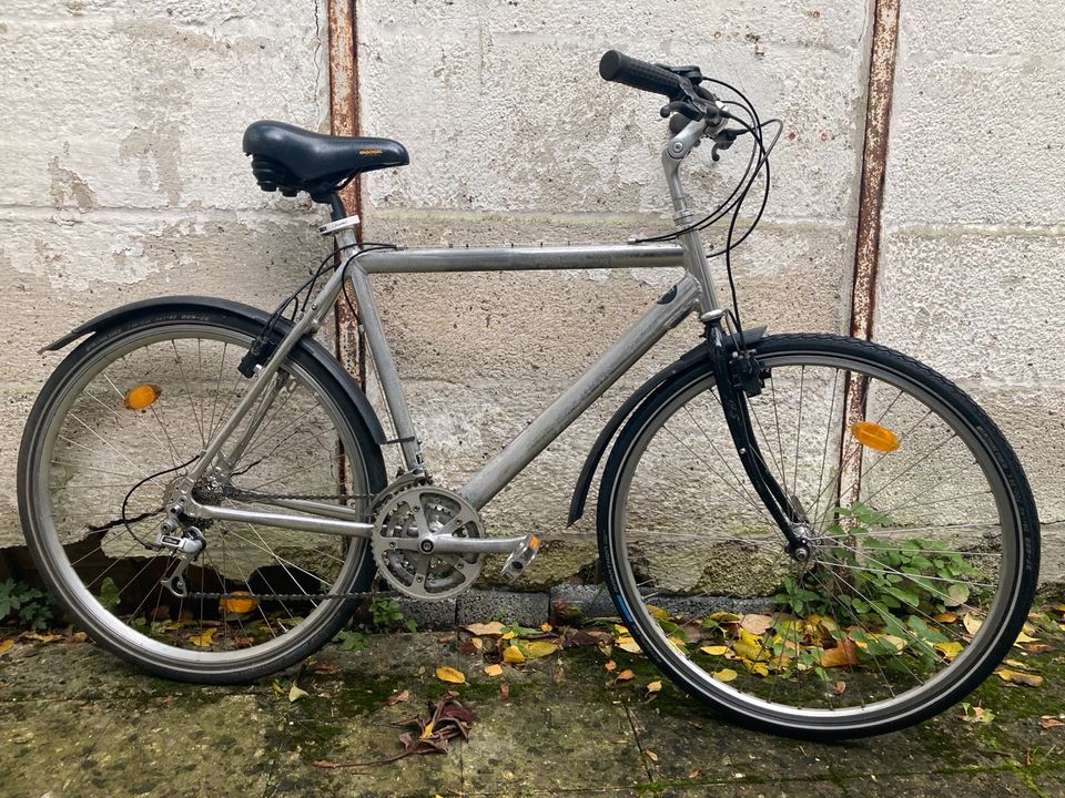 Trekkingrad, Stadtflitzer, Fahrrad 57cm, Herrenrad, Citybike in Aachen