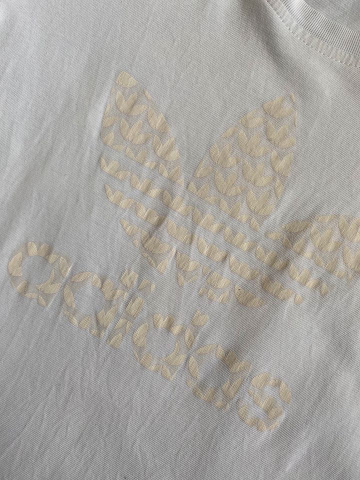 Weißes Shirt von Adidas Gr. 38 in Straubing