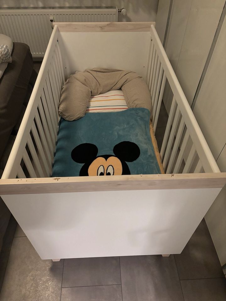 Babyzimmer Möbel mit Wickeltisch in Peine