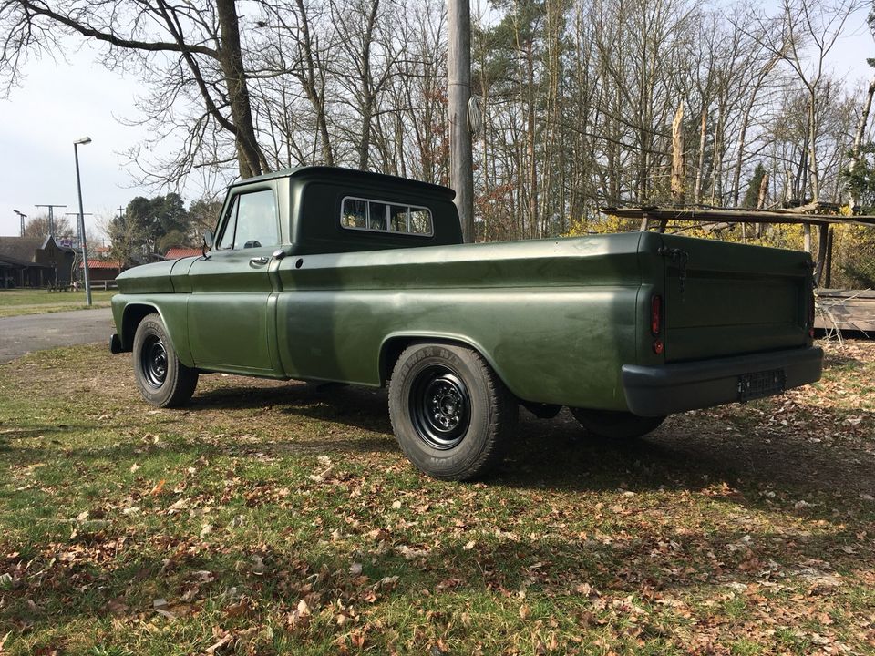 Chevrolet C20 C10 TÜV Longbed Fleetside V8 in Horka