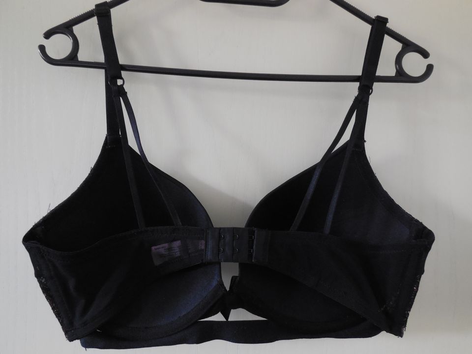 Hunkemöller BH Bianca 80 D schwarz Push-Up perfect plunge HKM in Berlin