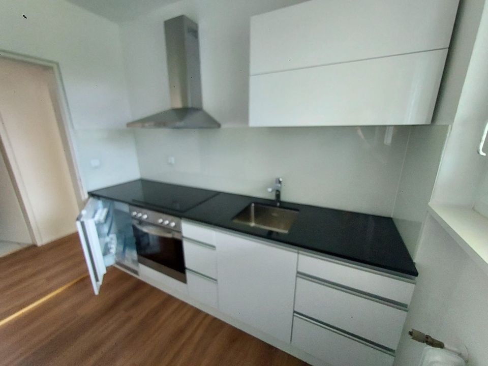 Vollständig renovierte 2-Raum-Wohnung mit Balkon in Lottstetten in Waldshut-Tiengen