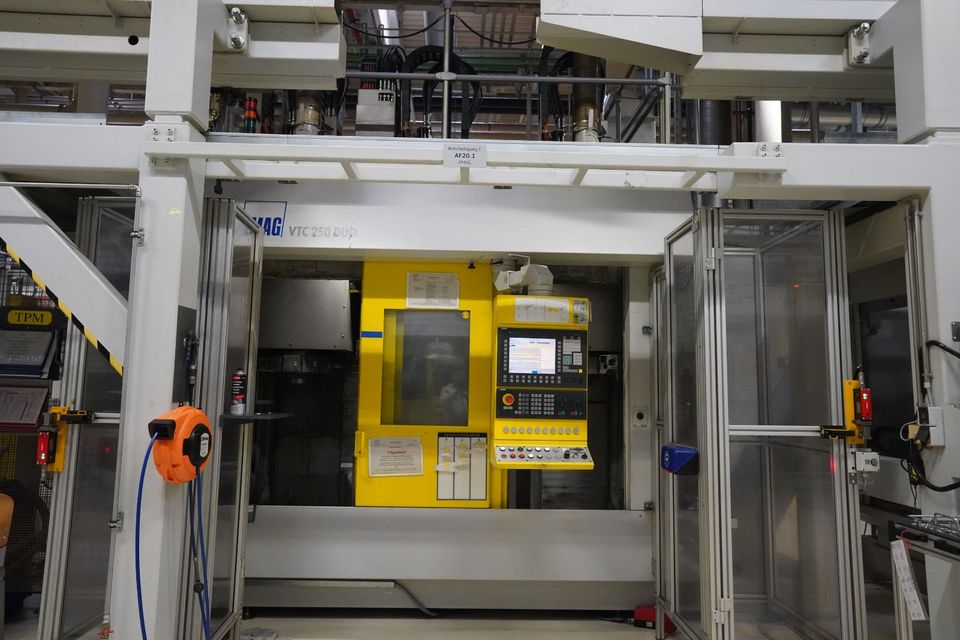 Vertikaldrehmaschine EMAG VTC 250 DUO in Trittau