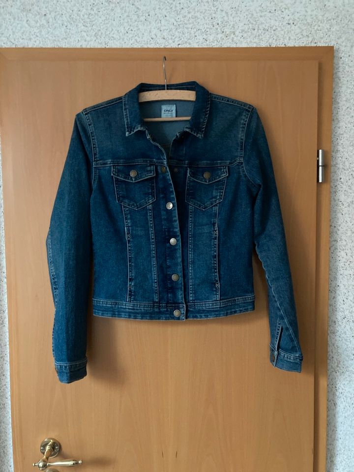 Jacke Jeansjacke von Only Gr. 34 in Hoyerswerda