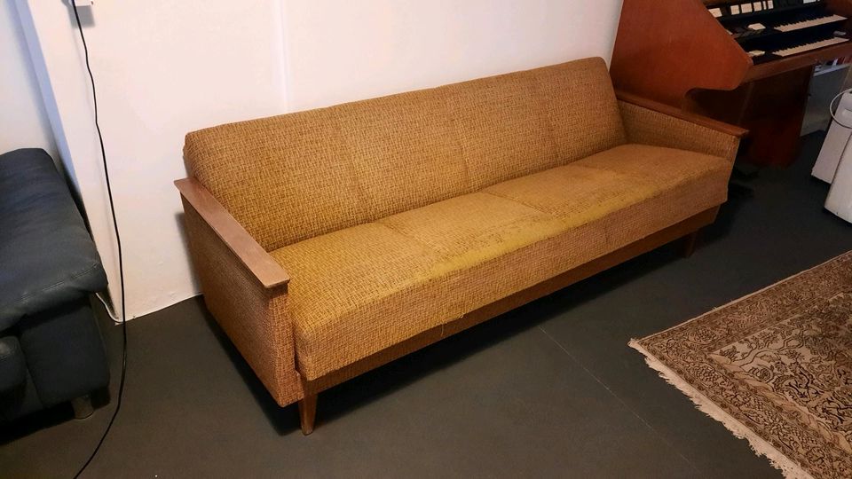 Couch Sofa Mid Century in Dieburg