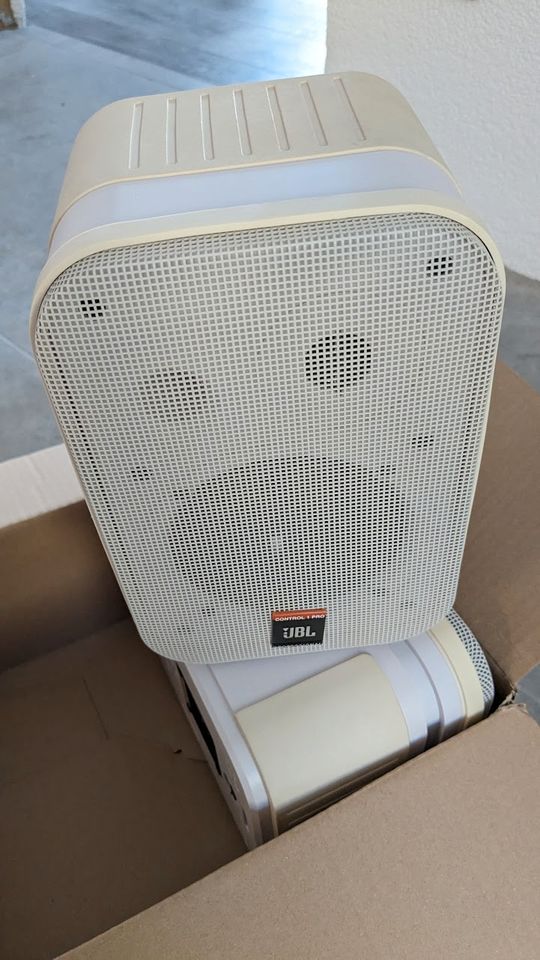 JBL Control 1 PRO Paar Weiß Lautsprecher / Monitore in Riedstadt