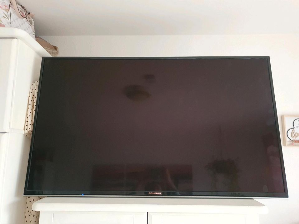 Grundig Smart TV 49 Zoll mit Manko in Kempen