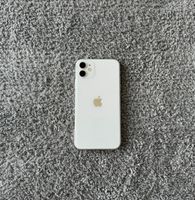 iPhone 11 - 64 GB - silber / weiß Baden-Württemberg - Böbingen an der Rems Vorschau