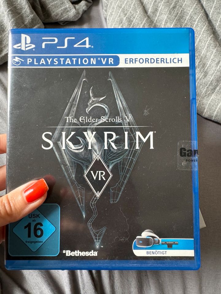 Skyrim PS4 Spiel in Regensburg