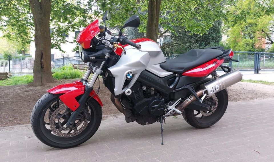 BMW F800R offen in Wiesbaden