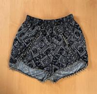 °H&M° Shorts kurze Hose schwarz Muster Gr. 38 Hessen - Hohenstein Vorschau