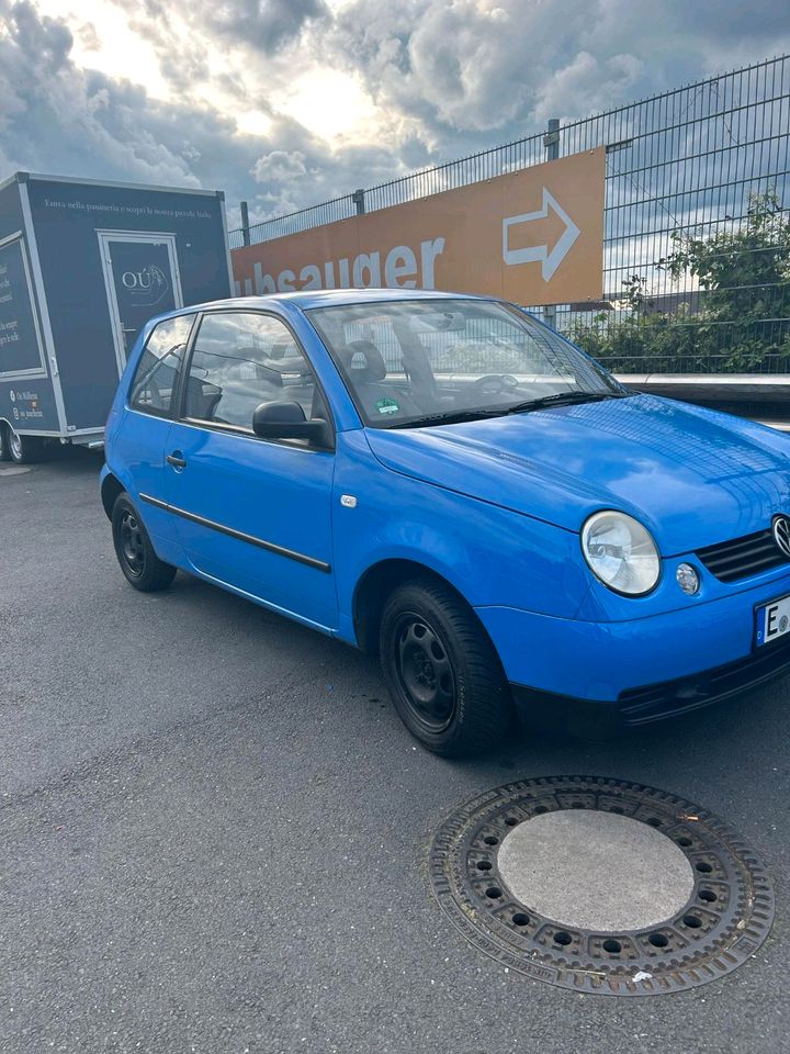 VW Lupo Blau in Essen