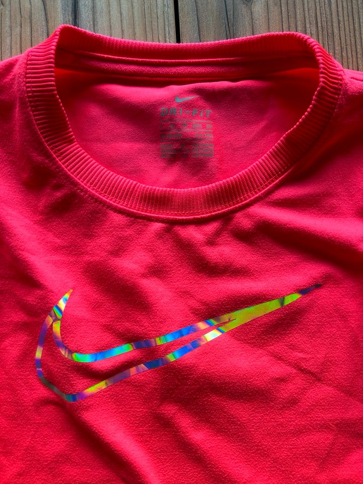 Nike Dri-Fit Sport Pulli Shirt Sweatshirt Gr 104 110 neon pink in Lörrach