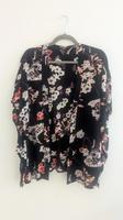 sommerlicher Cardigan mit Blumenmuster, locker fallend, Größe S Leipzig - Eutritzsch Vorschau