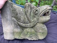 Alte Brunnenfigur Teich Wasserspeier Gargoyle massiver Sandstein Köln - Rodenkirchen Vorschau