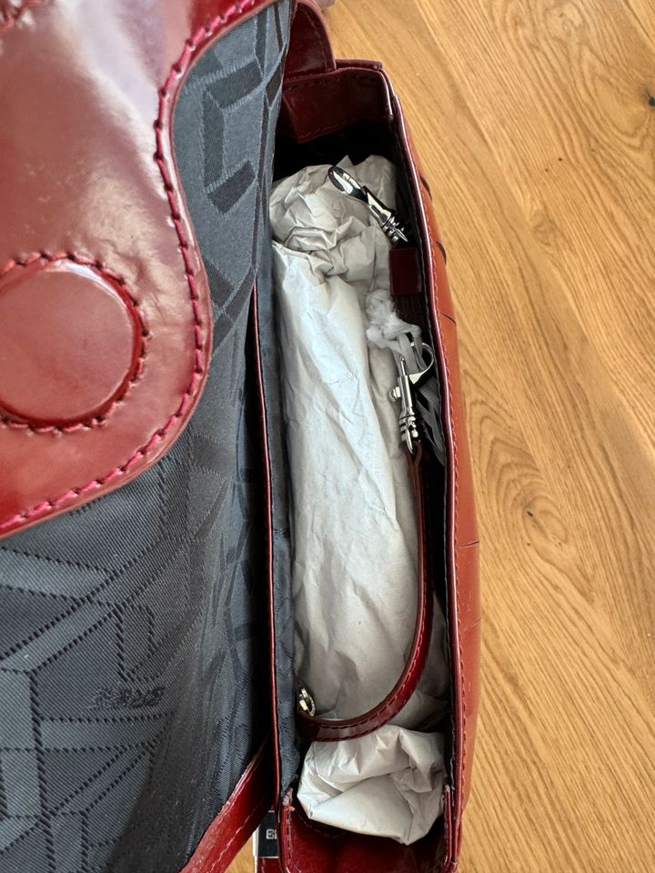 Handtasche Bree Brigitte 26 rot Lackleder neu  Umhängetasche in Berlin