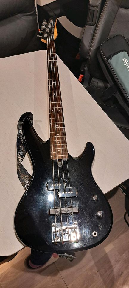 Yamaha e-bass rbx 300 in Wilster