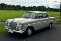 Mercedes Benz 200 "Heckflosse" Oldtimer & Hochzeitsauto mieten! Hessen - Hanau Vorschau