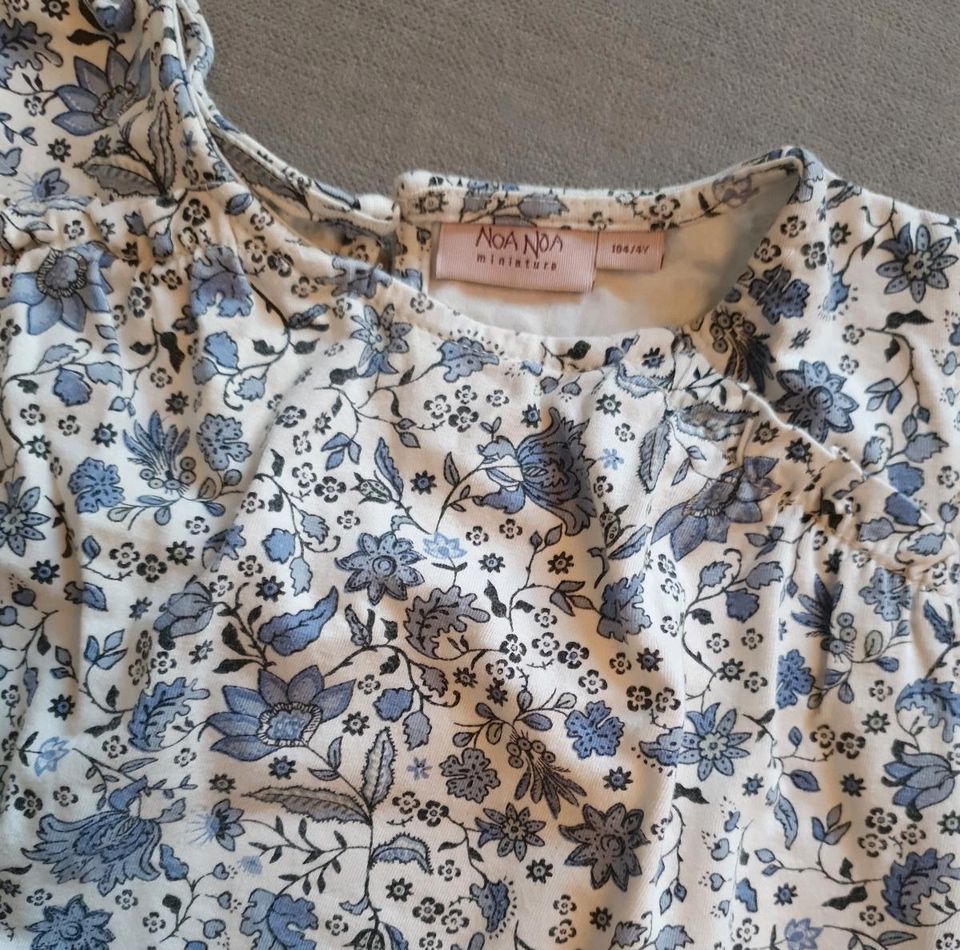 Noa Noa miniature Gr. 104 Mädchen Shirt blumen in München