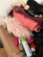 Kleiderpaket Damen S/M Shirts, Bluse, Pulli, Hosen, Nagellack Baden-Württemberg - Ludwigsburg Vorschau