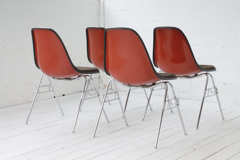 5x Vintage Sidechairs von Charles & Ray Eames für Herman Miller in Gießen