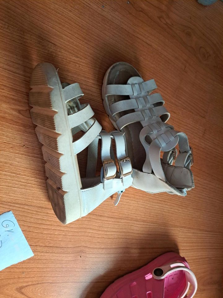 Riemchen Sandalen weiß Gr.27 Leder glamouröse Sommer NP.38 € in Düsseldorf