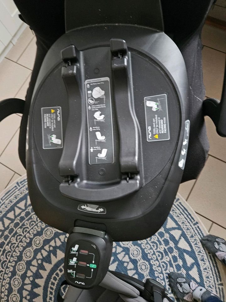 Babyschale ARRA inkl. Isofix-Basis von Nuna in Görsdorf bei Storkow